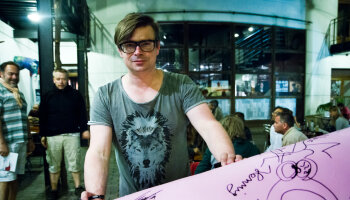 Jaroslav Rudiš (* 8. června 1972 Turnov) je český spisovatel. Nejznámější je jeho literární tvorba, ale je také autorem divadelních her a komiksů. Foto: David Konečný